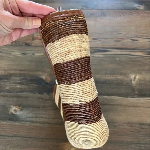 Brown Tan Striped Straw Bag Zipper Closure Double Straps - Picture 9 of 10